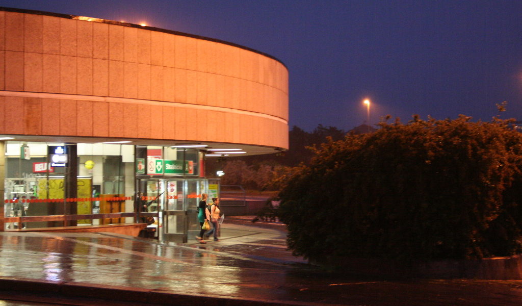 Metro Strašnická