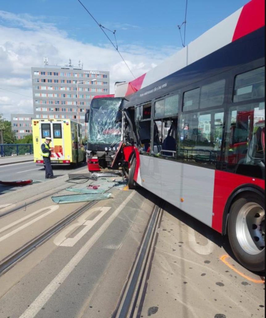 havárie elektrobus